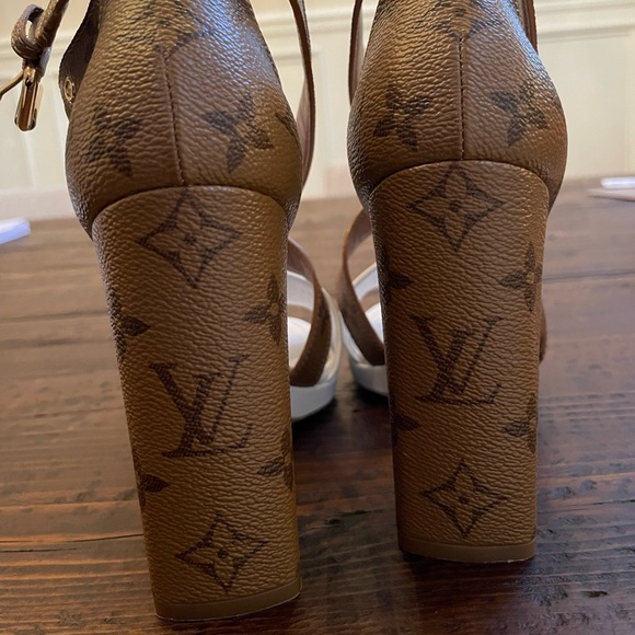 Louis Vuitton block heel sandal - Picture 5 of 8